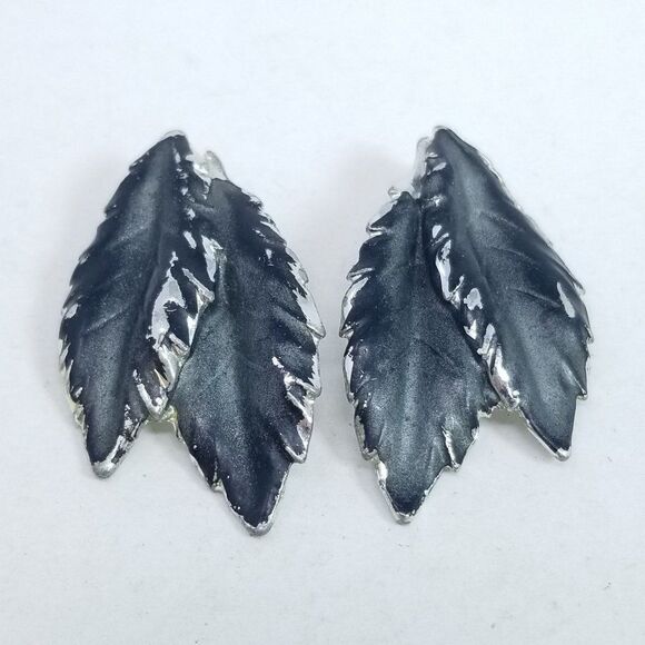 Vintage Gray Leaf Shape Clip on Earrings, Retro Mid Centrury Style, Silver Tone - Picture 5 of 5
